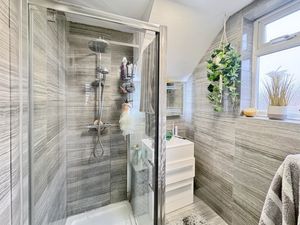 WINDSOR COURT- click for photo gallery